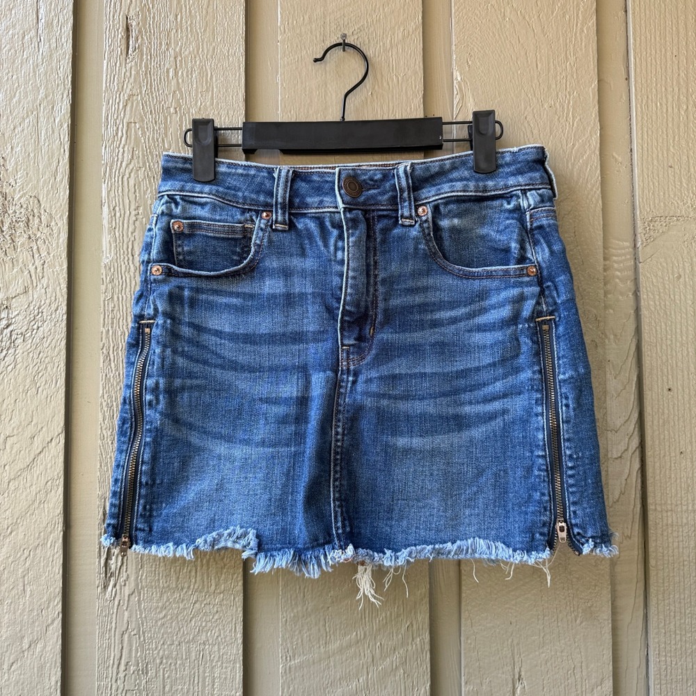 American Eagle Hi-Rise Mini Skirt Womens Side Zip Raw Hem Size 6 Blue Denim